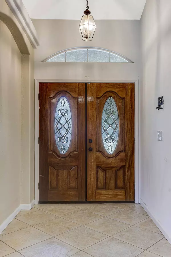 2510 W Vine Court, Visalia, CA 93291