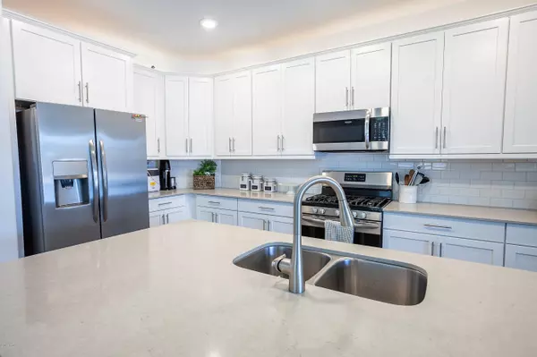 9414 W MINNEZONA Avenue, Phoenix, AZ 85037