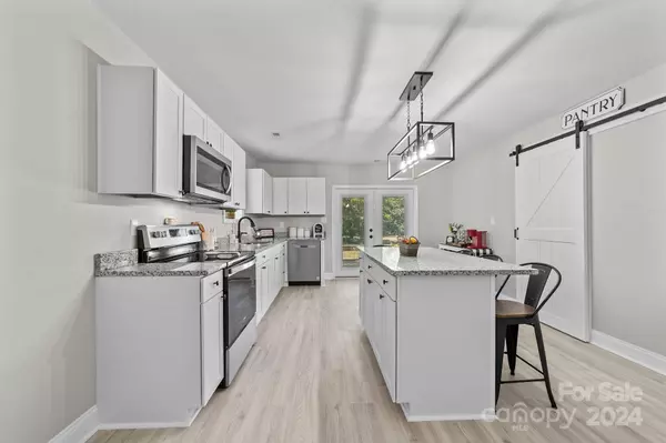 518 Old Centergrove RD, Kannapolis, NC 28083