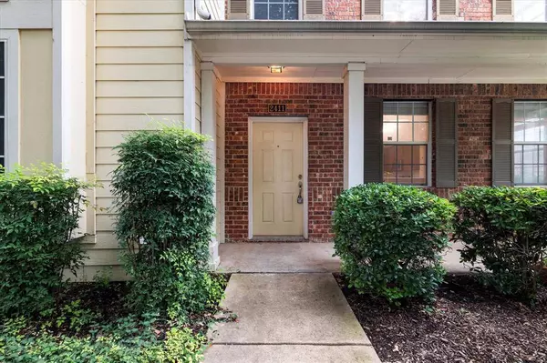 2411 Durango Ridge Drive, Bedford, TX 76021