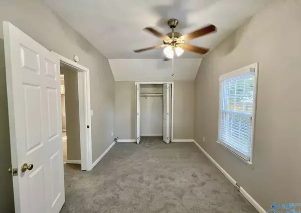 1925 Vanderbilt Circle, Huntsville, AL 35801