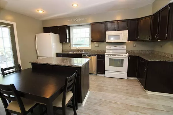 226 Randy Ln, Coraopolis, PA 15108