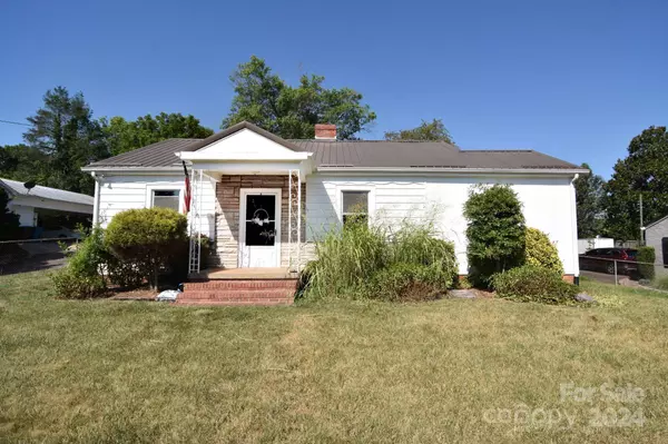 1241 11th ST NW, Hickory, NC 28601