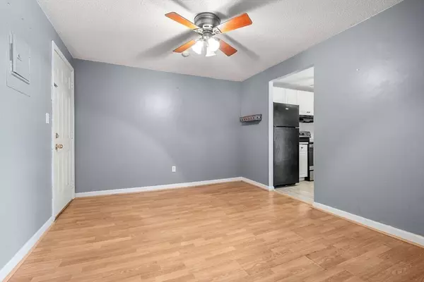 5 Birchwood Pt #301, Amesbury, MA 01913