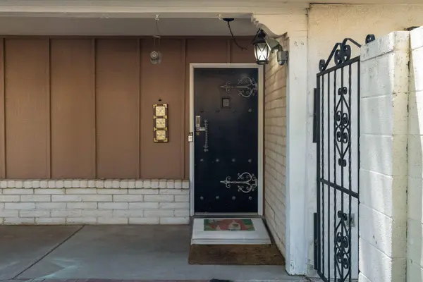 12429 Princess Jeanne AVE NE, Albuquerque, NM 87112