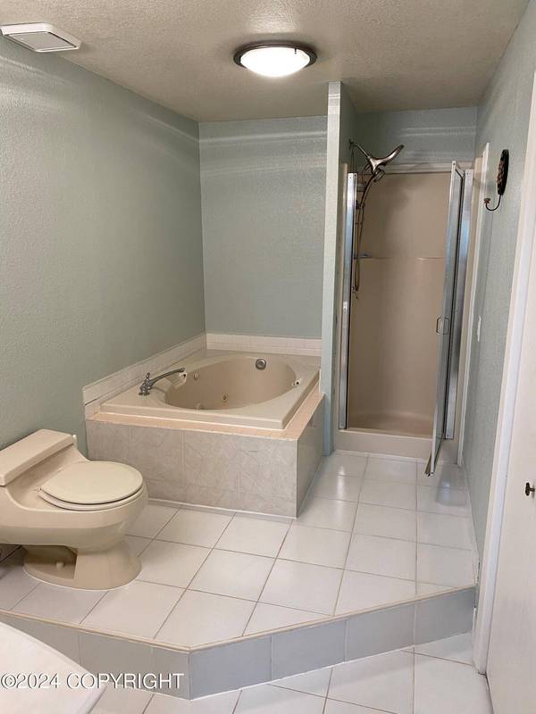 2011 Innes CIR, Anchorage, AK 99515