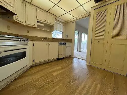 1 N Greenway 212, Royal Palm Beach, FL 33411