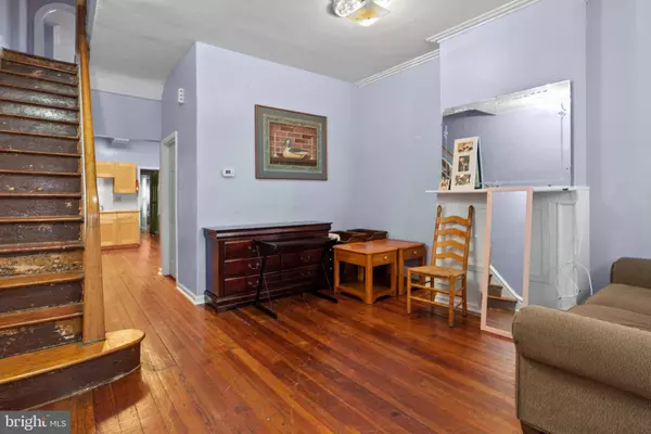 2047 N CARLISLE ST, Philadelphia, PA 19121