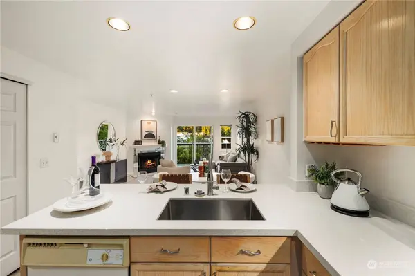 15711 Waynita WAY NE #H303, Bothell, WA 98011