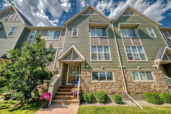 283 Mahogany BLVD SE, Calgary, AB T3M 2G8