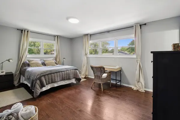 2901 Lilac LN, Northbrook, IL 60062