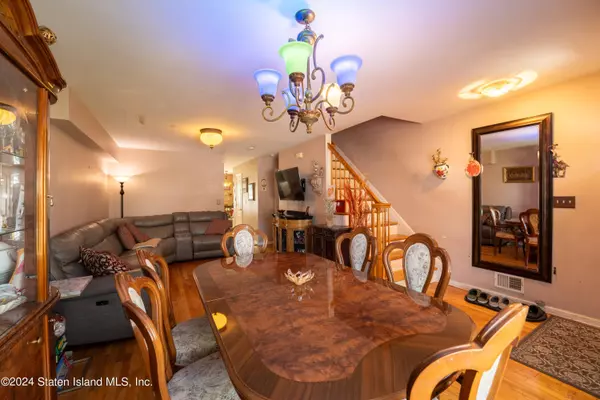 120 Pitney AVE, Staten Island, NY 10309