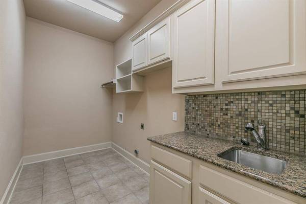 1917 Los Cabos Lane, Arlington, TX 76012