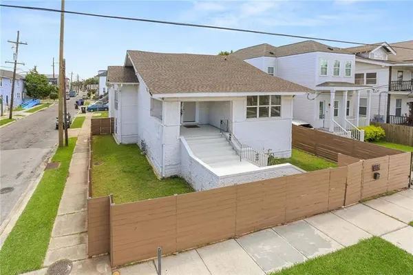 2239 PENISTON ST, New Orleans, LA 70115