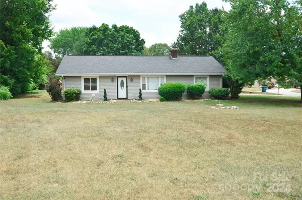 5287 Stonewood DR, Hickory, NC 28602