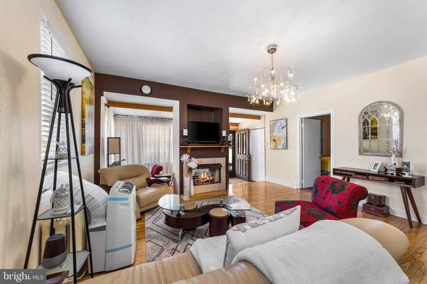 208 KOSSUTH ST, Riverside, NJ 08075