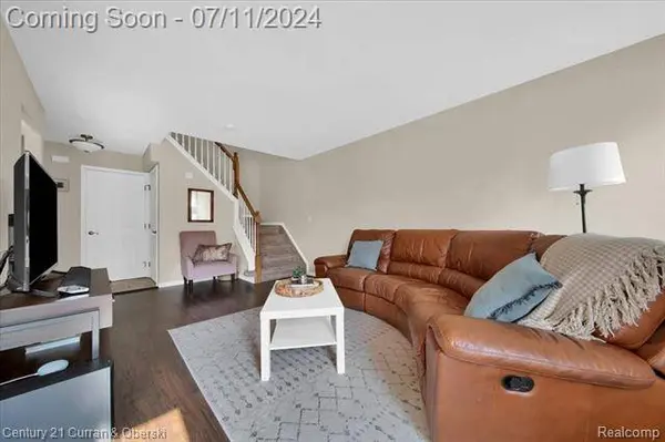 4414 HUNTERS Circle E, Canton, MI 48188