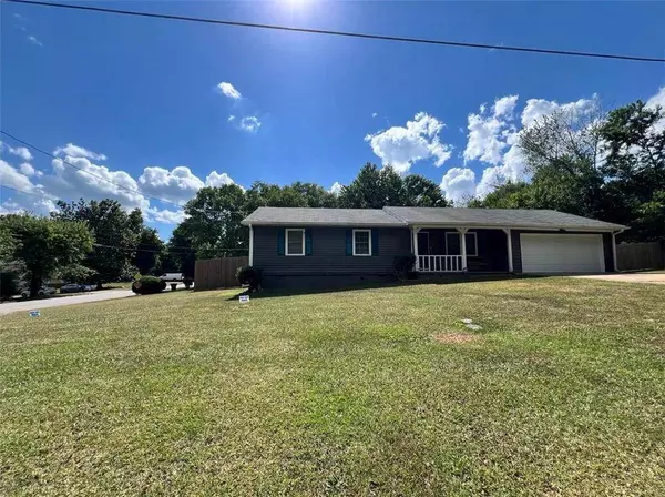 2795 Frank LN, Douglasville, GA 30135