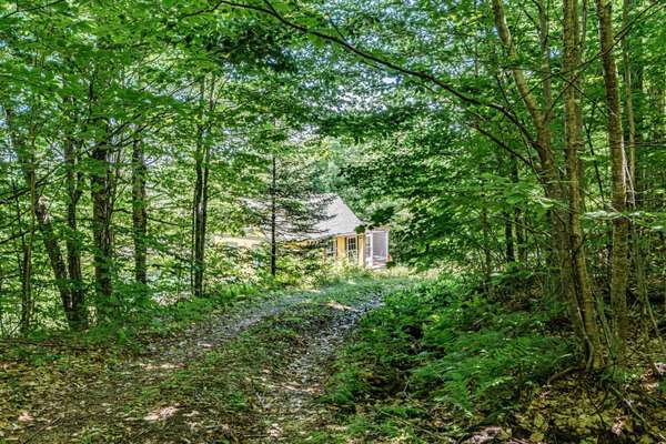 30 Beth Scholes LN, Greenwood, ME 04255