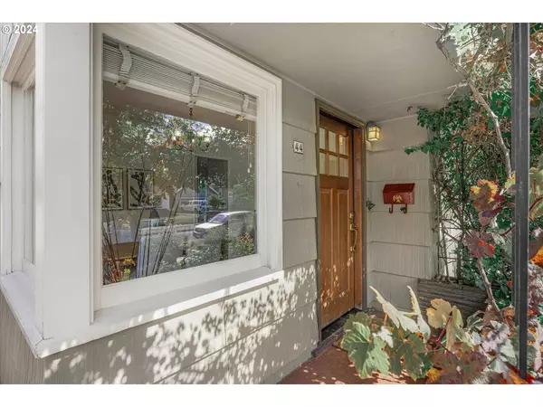 44 NE 85TH AVE, Portland, OR 97220