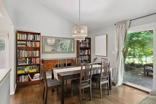 2901 Lilac LN, Northbrook, IL 60062