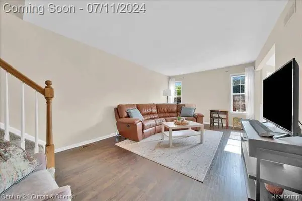 4414 HUNTERS Circle E, Canton, MI 48188