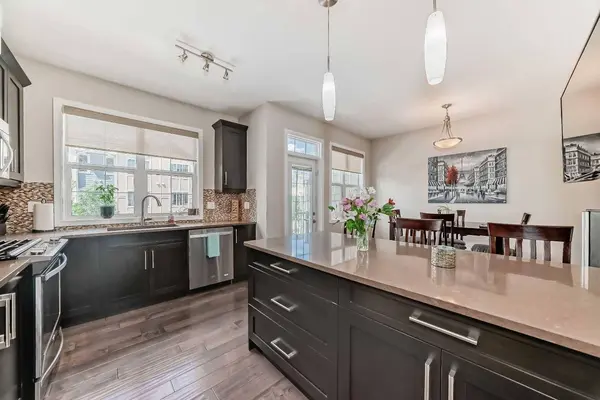 283 Mahogany BLVD SE, Calgary, AB T3M 2G8