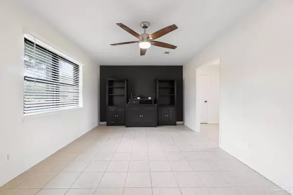 5724 Sunflower Ave, Milton, FL 32570