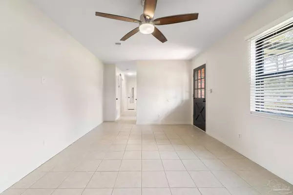 5724 Sunflower Ave, Milton, FL 32570