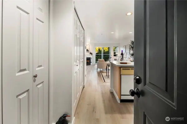 15711 Waynita WAY NE #H303, Bothell, WA 98011