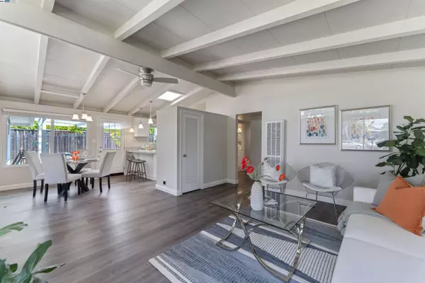 694 Lakewood Drive, Sunnyvale, CA 94089