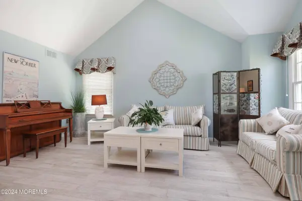 612 Yellowbrick Road, Brick, NJ 08724