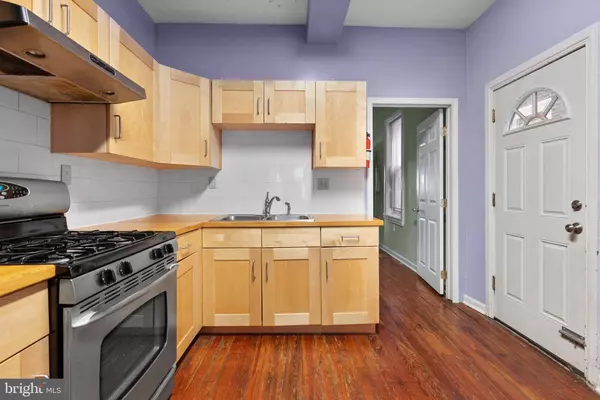 2047 N CARLISLE ST, Philadelphia, PA 19121