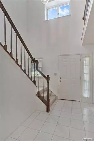 527 Galen Circle, Ann Arbor, MI 48103