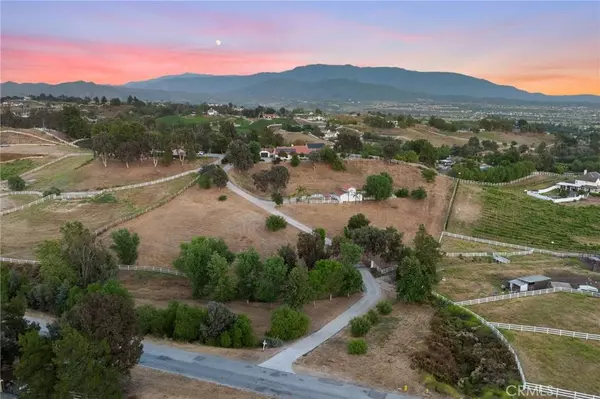 33565 Pauba RD, Temecula, CA 92592