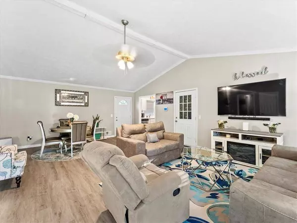 2795 Frank LN, Douglasville, GA 30135