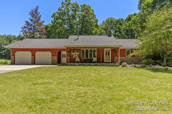 1250 17 Mile Rd Road, Kent City, MI 49330