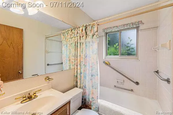 41881 Quince Drive, Novi, MI 48375