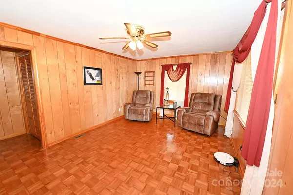 1031 Elm CIR, Granite Falls, NC 28630