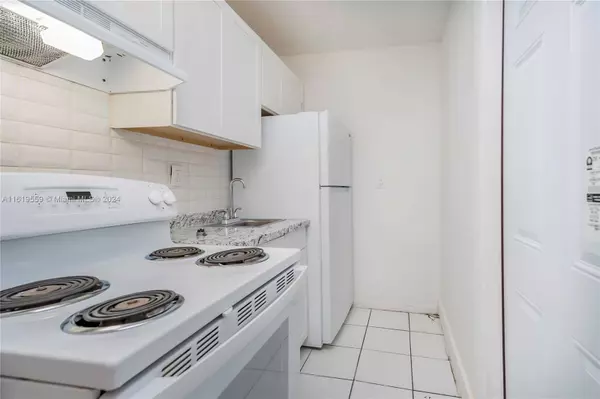 1016 NW 6th Ave, Fort Lauderdale, FL 33311