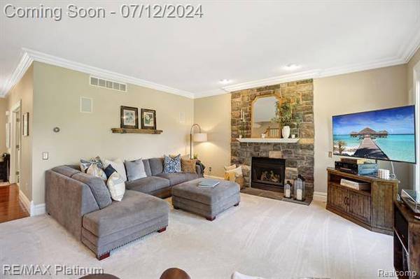 4657 Lakeshire Drive, Howell, MI 48843