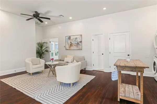 2239 PENISTON ST, New Orleans, LA 70115