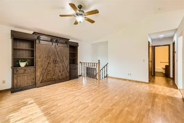 16345 Godson DR, Lakeville, MN 55044