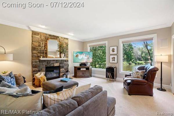 4657 Lakeshire Drive, Howell, MI 48843