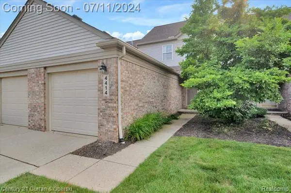 4414 HUNTERS Circle E, Canton, MI 48188