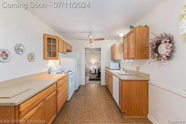 41881 Quince Drive, Novi, MI 48375