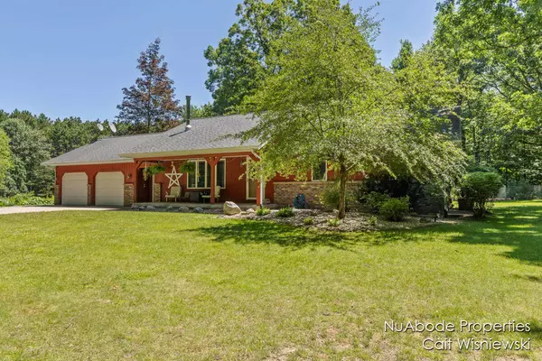 1250 17 Mile Rd Road, Kent City, MI 49330