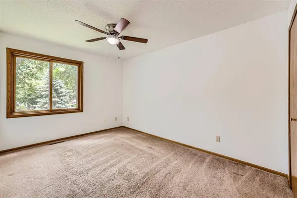 16345 Godson DR, Lakeville, MN 55044