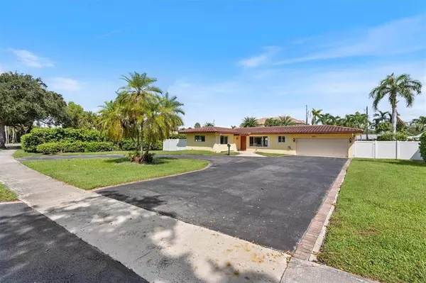 2141 NE 24th ST, Lighthouse Point, FL 33064