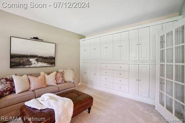 4657 Lakeshire Drive, Howell, MI 48843